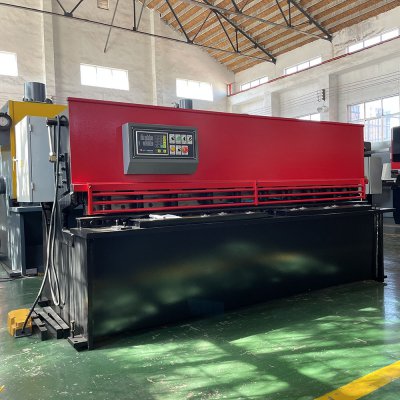 剪板機(jī)車(chē)間